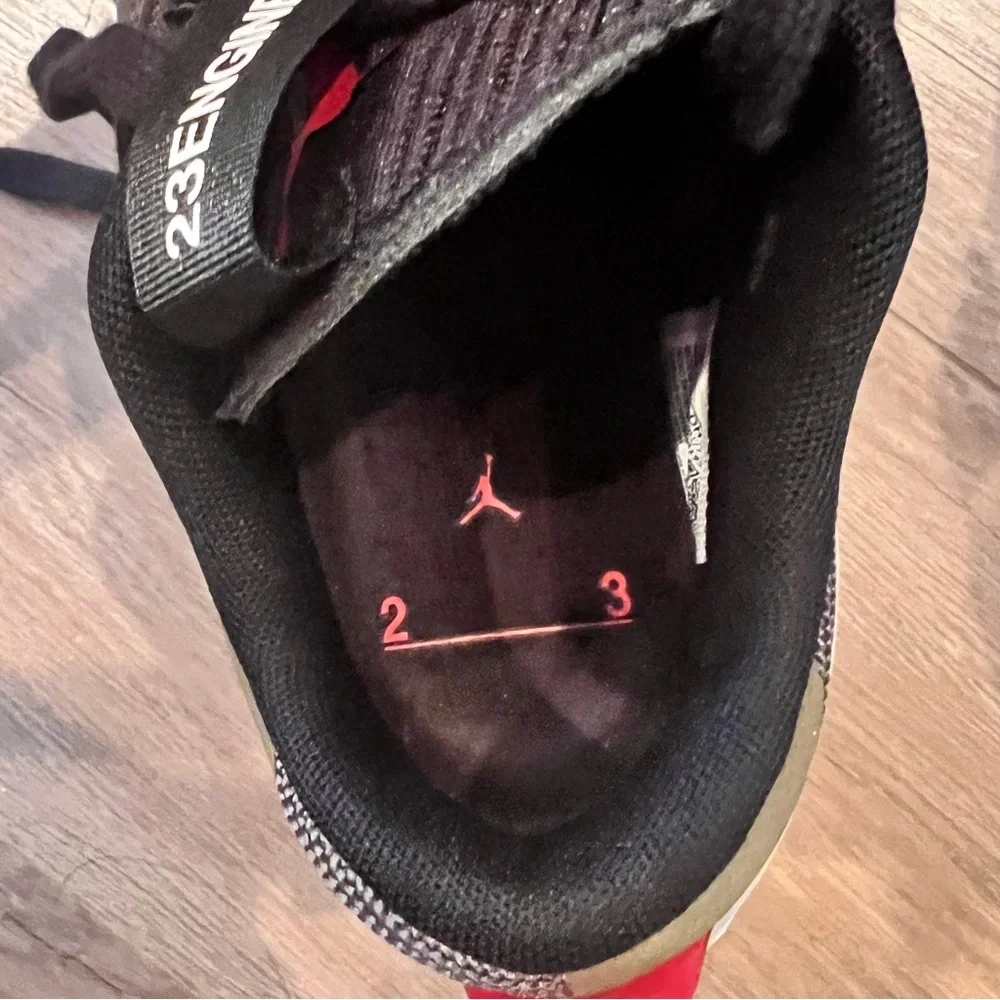 Jordan Air 200E‎ Sneaker Shoes Olive/Red New Size US 7 - EU 38